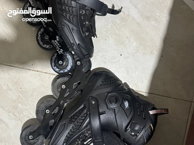سكيت لون اسود box skates