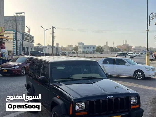 2000 جيب شيروكى Standard
