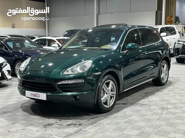 Porsche Cayenne 2011 in Central Governorate