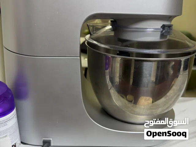 خلاط وجهاز تحضير الاسبريسو علامة كينيود وديلونجي
