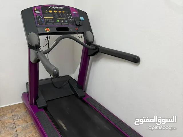 جهاز تردميل أمريكي ركض