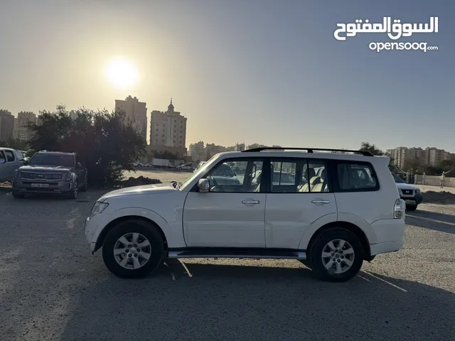 ميتسوبيشي باجيرو 2011 حالة جيدة جدا  Mitsubishi pajero 2011 very good situation