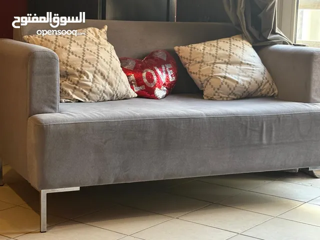 للبيع كنبه بحالة ممتازه
