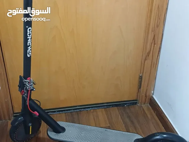 سكوتر كهربائي مستعمل استعمال خفيف جدا ا