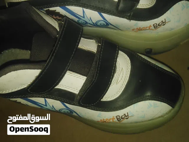 البيع سكيت الأولد أموره طيبه بس شي بسيط خربان تقدر ان تحوله الئ جوتي الئ سكيت