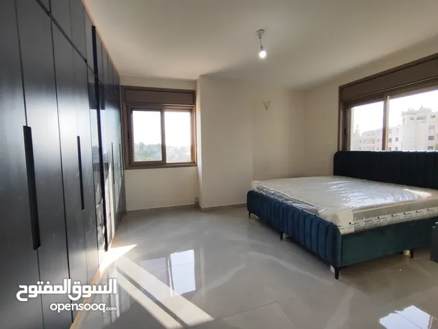 شقة جديدة سوبر ديلوكس للإيجار – عين منجد، قرب مطعم تغميسة