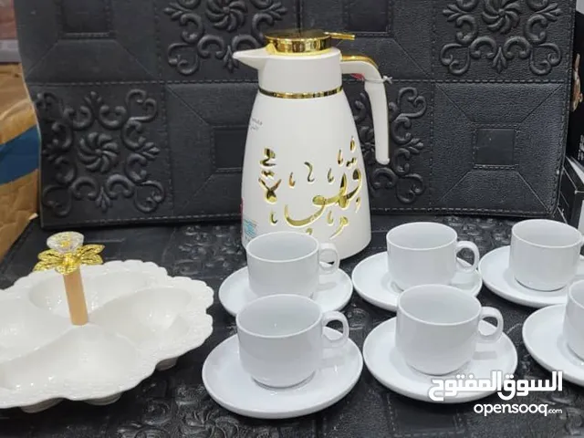 *الجديد والمميز وصل ولاول مرة في اليمن* *طقم فناجيل مع الصحون ملكي ذهبي6 حبات ملكي مع ث