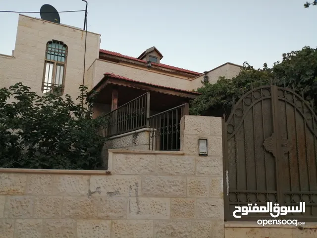655 m2 More than 6 bedrooms Townhouse for Sale in Amman Khirbet Sooq