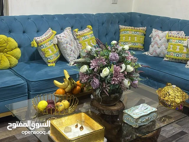 طقم كورنر خشب ابيض للبيع بحاله ممتازه للبيع الفوري