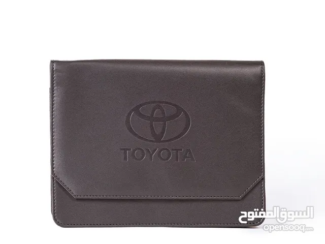 حقيبة تويوتا جلد قطعه واحده فقط توصيل مجاني + حافظة لمفتاح سيارتك مجاناً