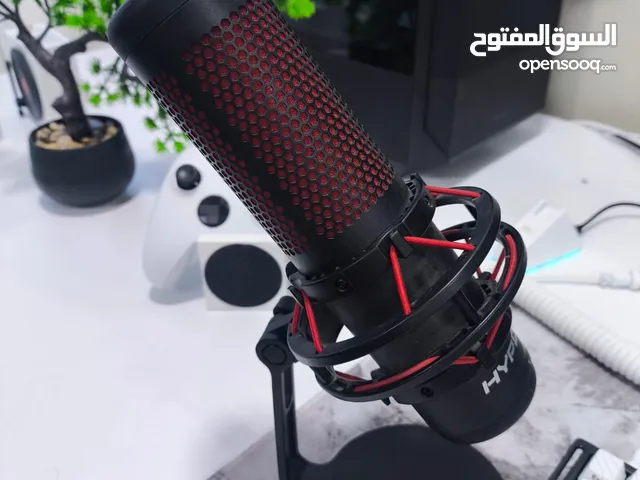 مايك hyper x quadcast مستعمل استعمال قليل كلش نظيف ومابي اي خلل ولا عطل
