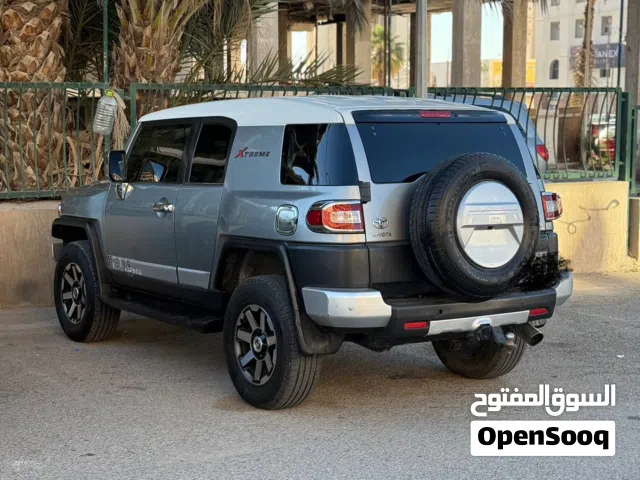 تويوتا fj 2012