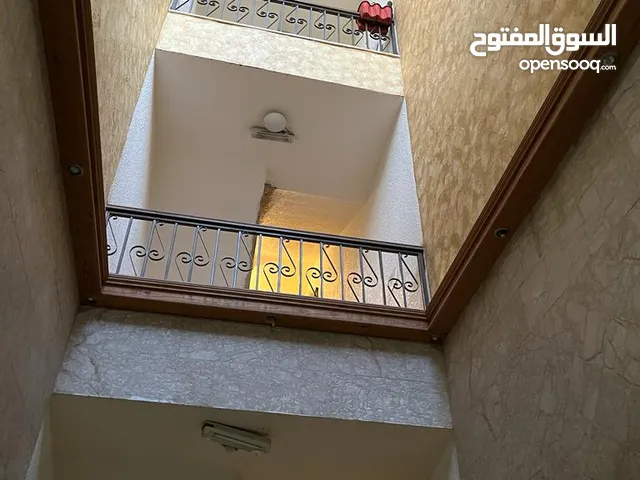 218 m2 4 Bedrooms Apartments for Sale in Amman Um El Summaq