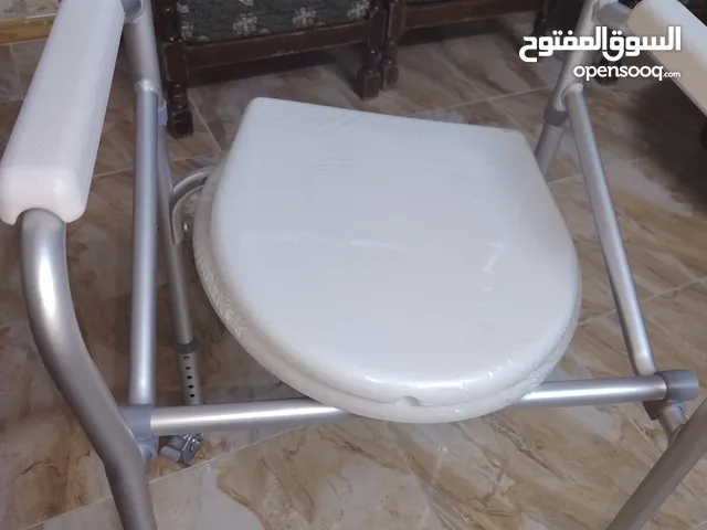 كرسي حمام احتياجات خاصه بحالة وكالة جديد غير مستعمل