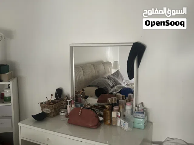 خزانة للبيع