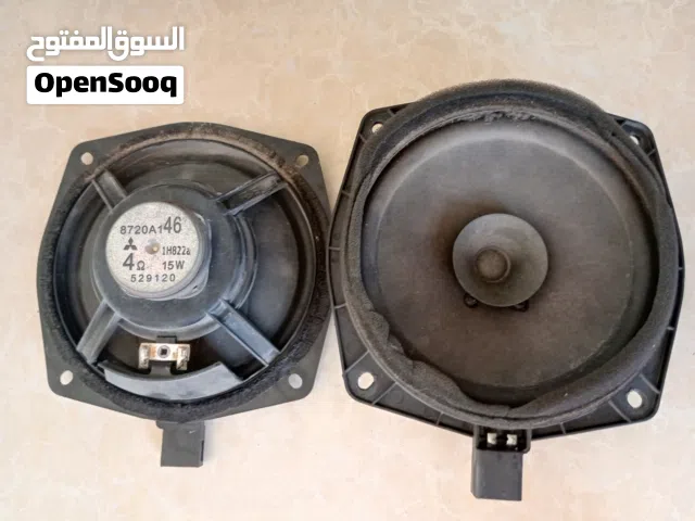 معدات صوت وصورة مجمعة مستعملة عالية الجودة للسيارات