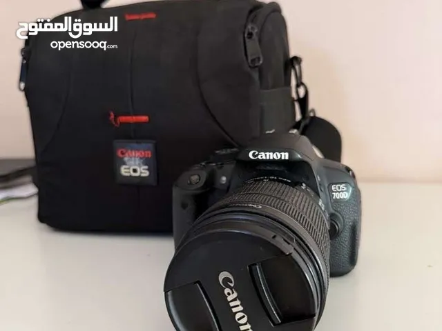 كانون 700D للبيع بكامل ملحقات