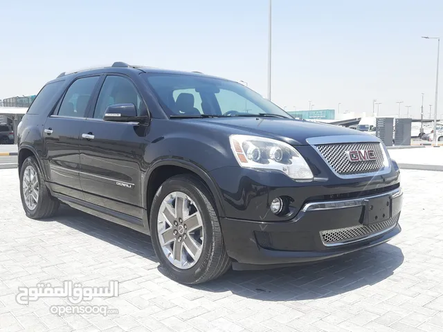 GMC Acadia Model 2012   GCC -- full opsions no 1 very very- VERY GOOD CONDITION