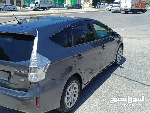 تويوتا بريوس 7 مقاعد 2013