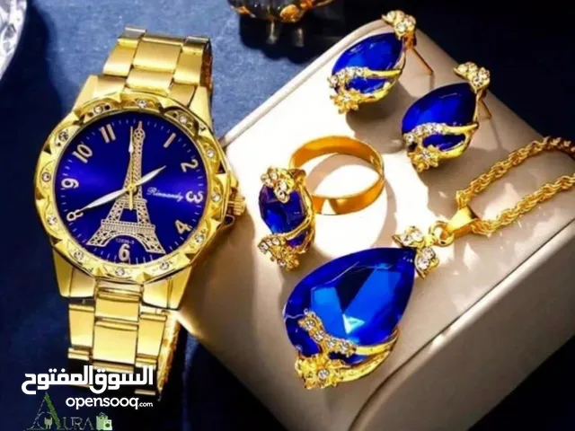 ساعات بكامل ماحقاتهم