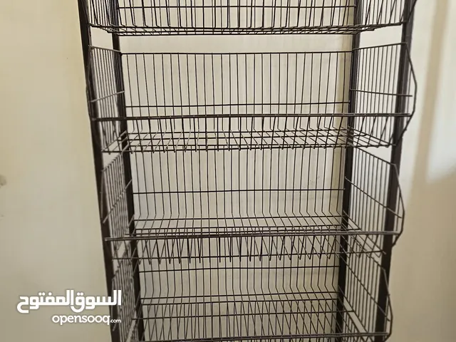رف حديد بعجلات