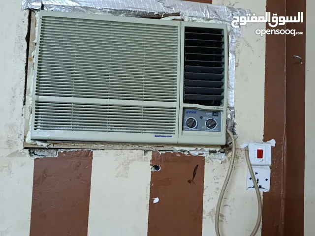 للبيع اثنان مكيف شباك واحد جنرال والثانى يوورك