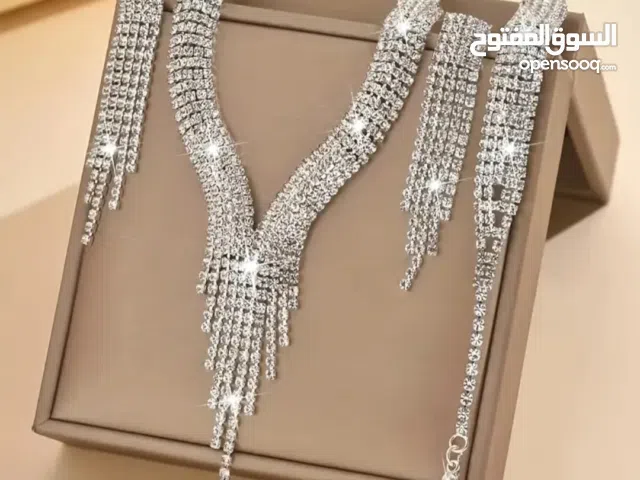 طقم اكسسورات كرستال نسائي للمناسبات 3قطع مع هديه