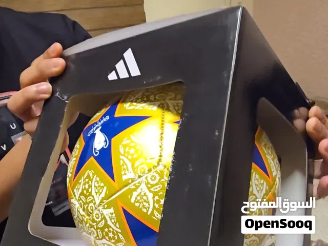 للبيع كرة  قدم 2 دوري الابطال وكاس العالم  جديده اصليه اديداس سعر الحبه   50