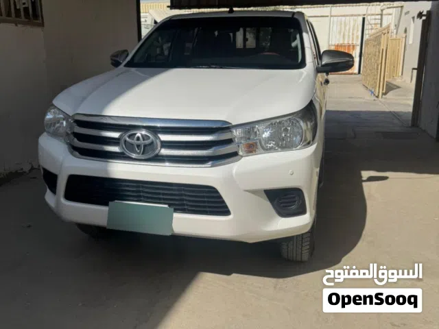 Used Toyota Hilux in Al Ain