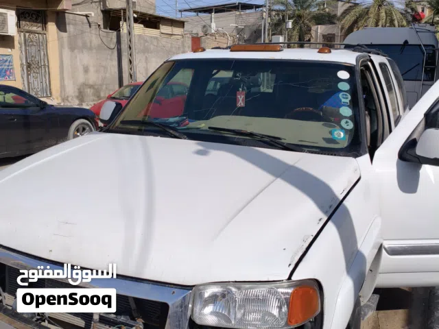 2000, جي إم سي, يوكن, SLE