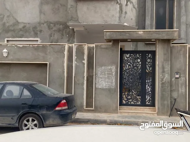 850 m2 5 Bedrooms Townhouse for Sale in Tripoli Al-Sidra