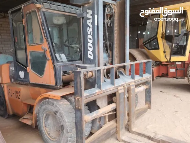 فوركة من 5 طن الى 7 طن موديل 2010 السعر 125 الف