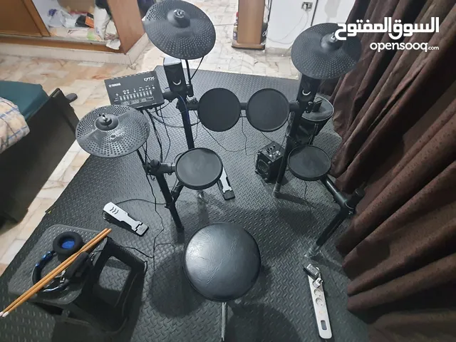 Yamaha DTX 402K electronic drum set + accessories
