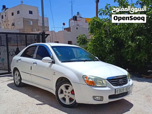 2008 كيا سيراتو Standard