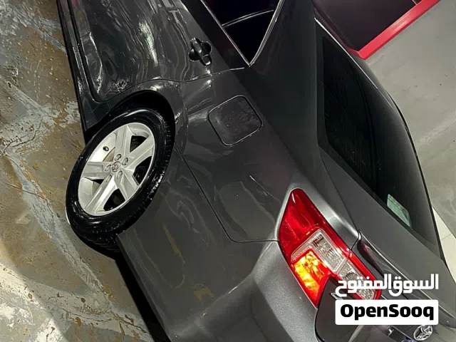 2014 تويوتا كامري SE