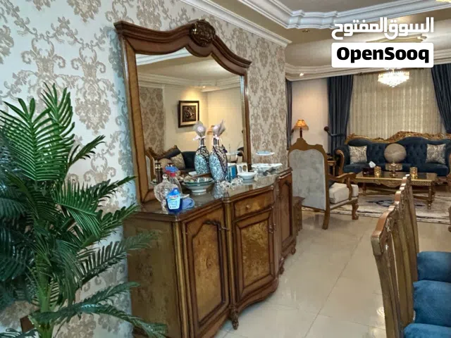 اثاث للبيع