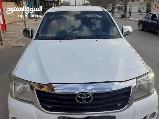 Used Toyota Hilux in Amman