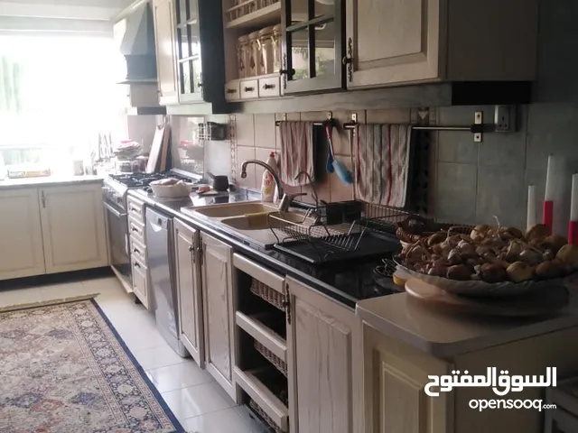 450 m2 5 Bedrooms Villa for Sale in Amman Deir Ghbar
