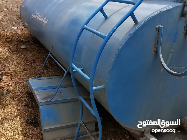 خزان تنكر ايسوزو بحالة ممتازة مطلوب 380 ريال