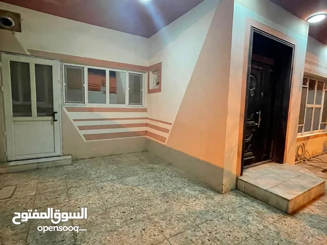 200 m2 4 Bedrooms Townhouse for Rent in Basra Al-Amal residential complex