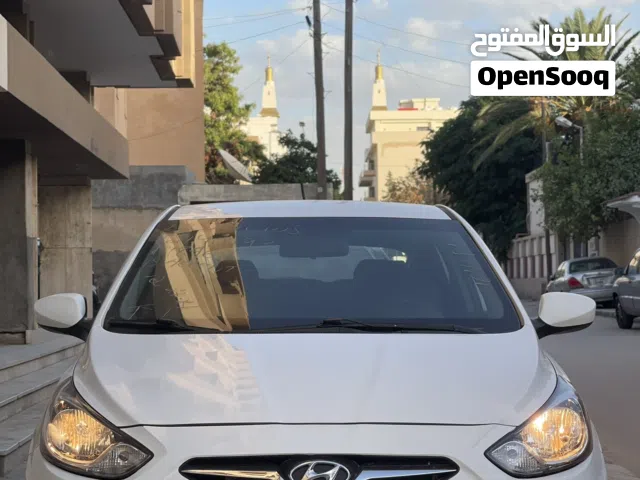 اكسنت هاتش باق 2012