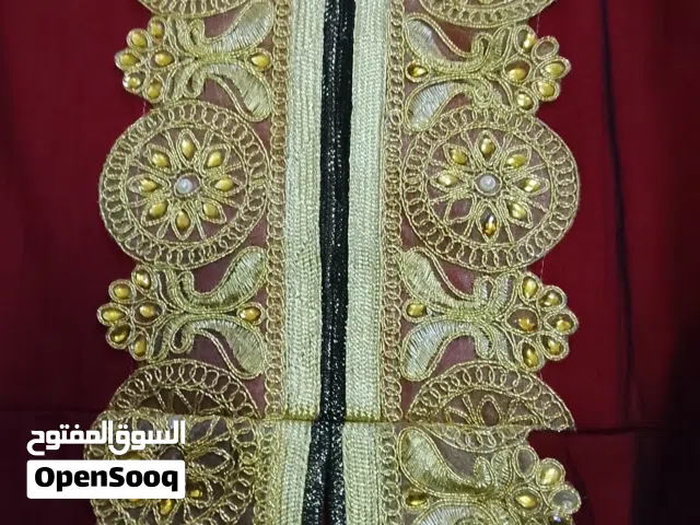 ملابس جديدة ومستعمله للبيع وللاجار لبنت وامها مناسبة الحفلات والاعراس والاعياد وبمبلع زمزي ومقاسات م