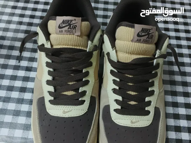44 Casual Shoes in Zarqa