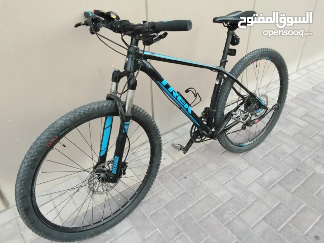 TREK SUPERFLY 5 LIMITED EDITION - Matte Black/Waterloo Blue (Condition: Excellent - Like New)