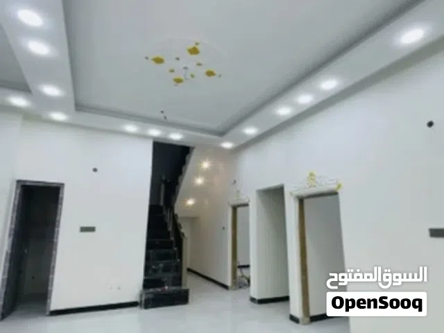 250 m2 3 Bedrooms Townhouse for Sale in Basra Zubayr