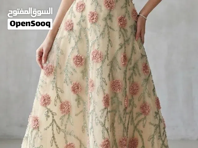 فستان للبيع