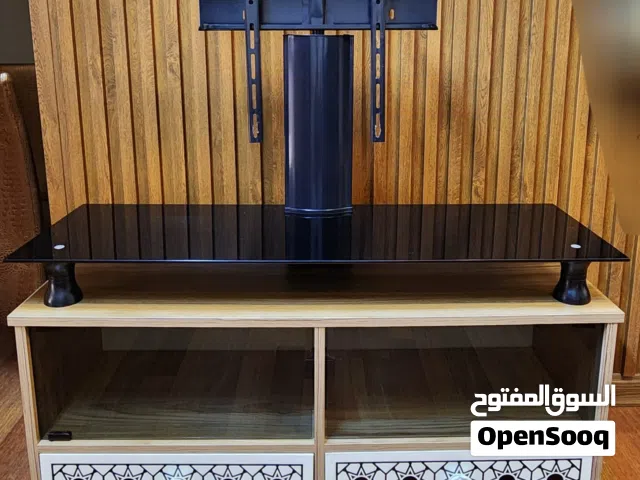 ميز تلفزيون للبيع