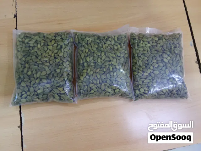 متوفر هيل هندي ذو رائحة قويه وطعم ممتاز