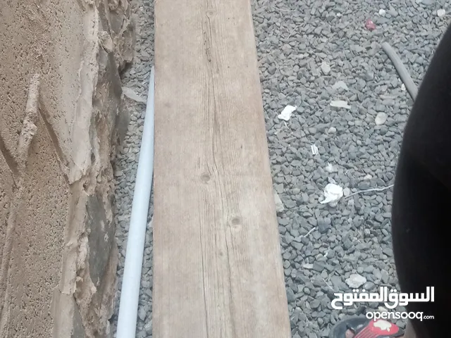 سقاله خشب نظيف مستعمل