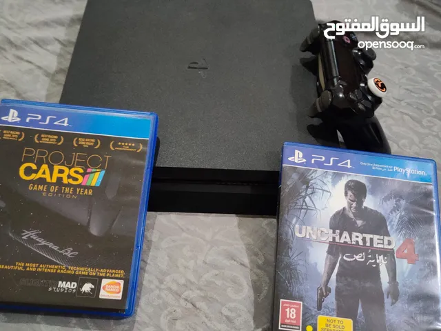 PS4 SLIM 1TB THREE GAMES ONE CONTROLLER